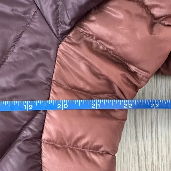 REI women’s purple and mauve Puffer Jacket - Picture 3 of 4